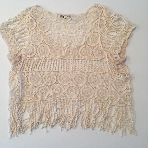 🎉4 for $20 Ooh la la crochet lace fringed top - Picture 3 of 6